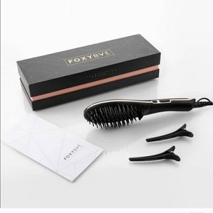 Foxybae brush straightener